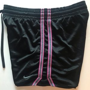 Nike woman’s running shorts Small
